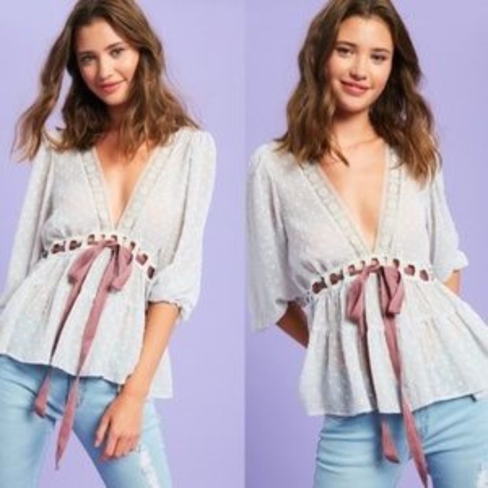 🎉CLEARANCE🏷️❣️LAST ONE ☝️Textured Chiffon Blouse w/Ribbon Accent